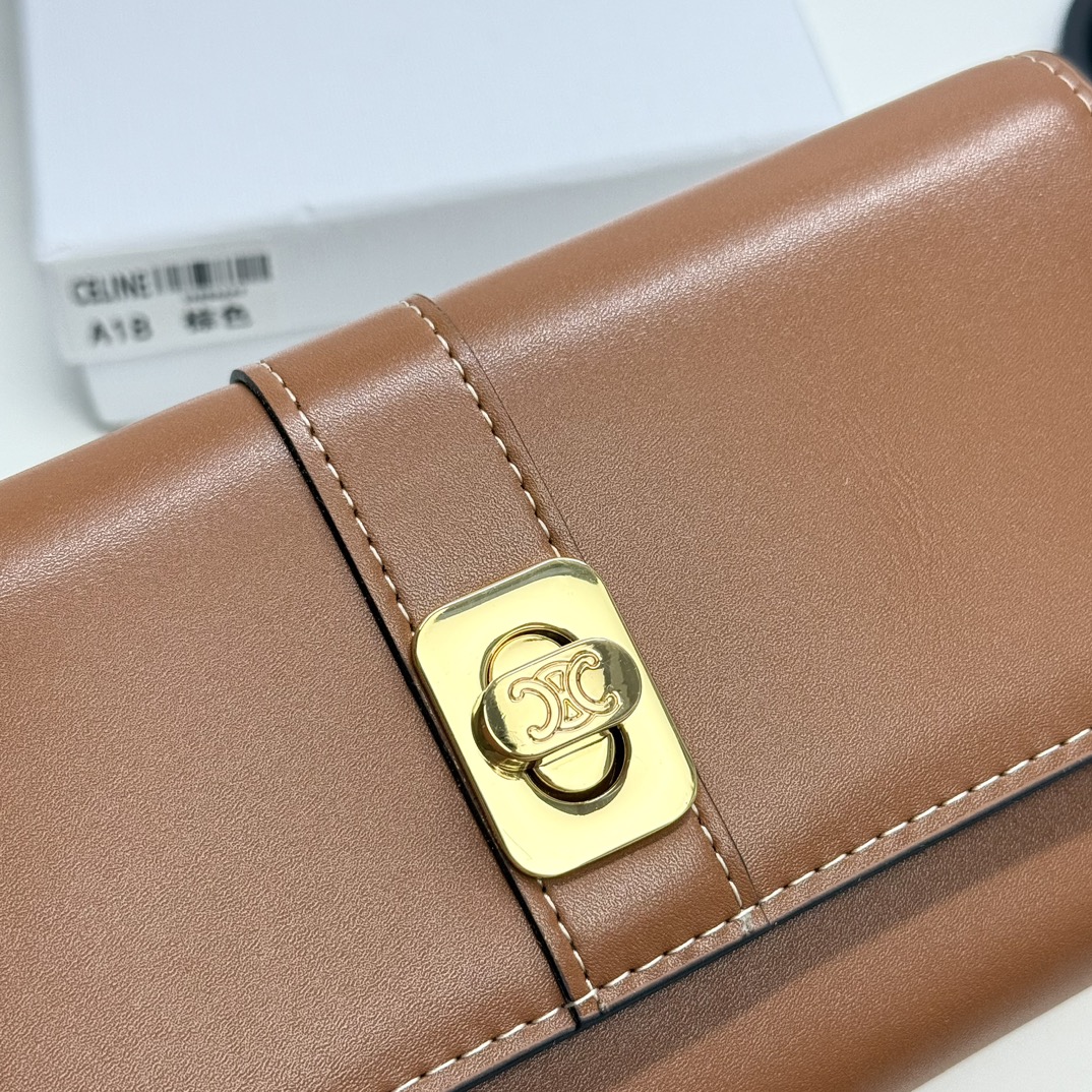 セリーヌ「Celine」ラージジップウォレット