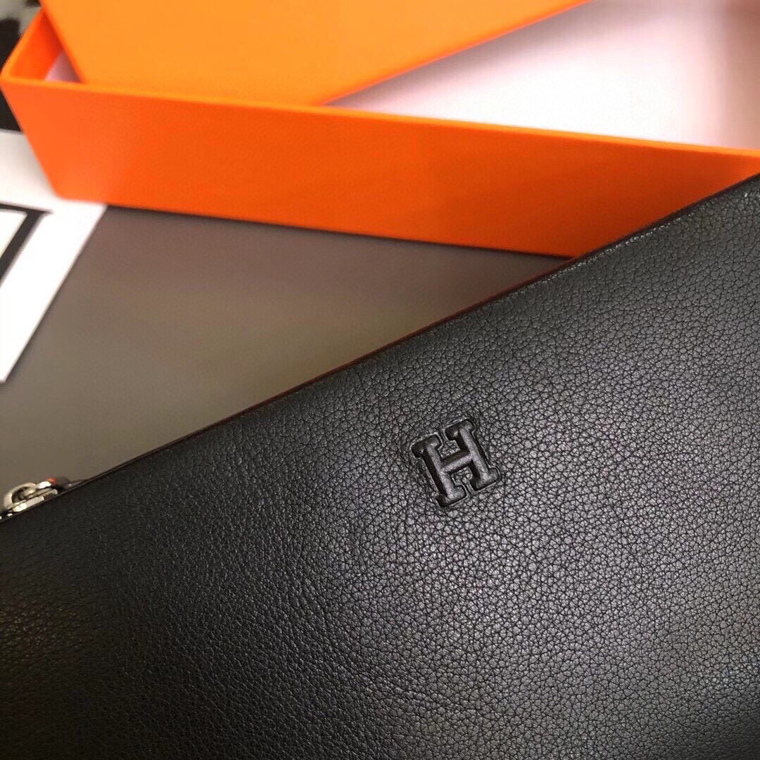 エルメス「Hermès」男性必須の大型ファスナー財布