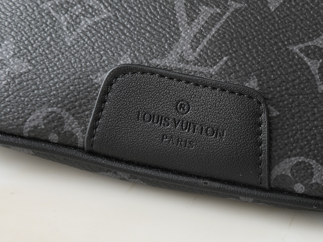 ルイ・ヴィトン「Louis Vuitton」Discovery チェストバッグ＆ウエストバッグ