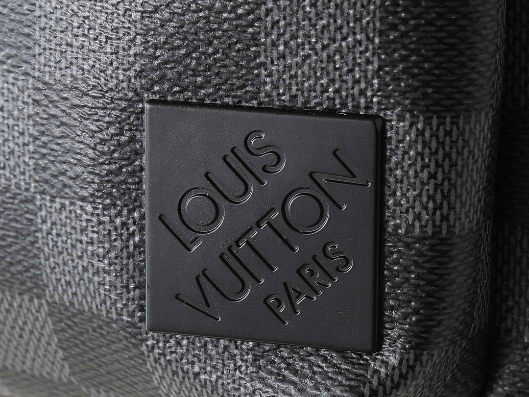 ルイ・ヴィトン「Louis Vuitton」Avenue スモールクラッチバッグ