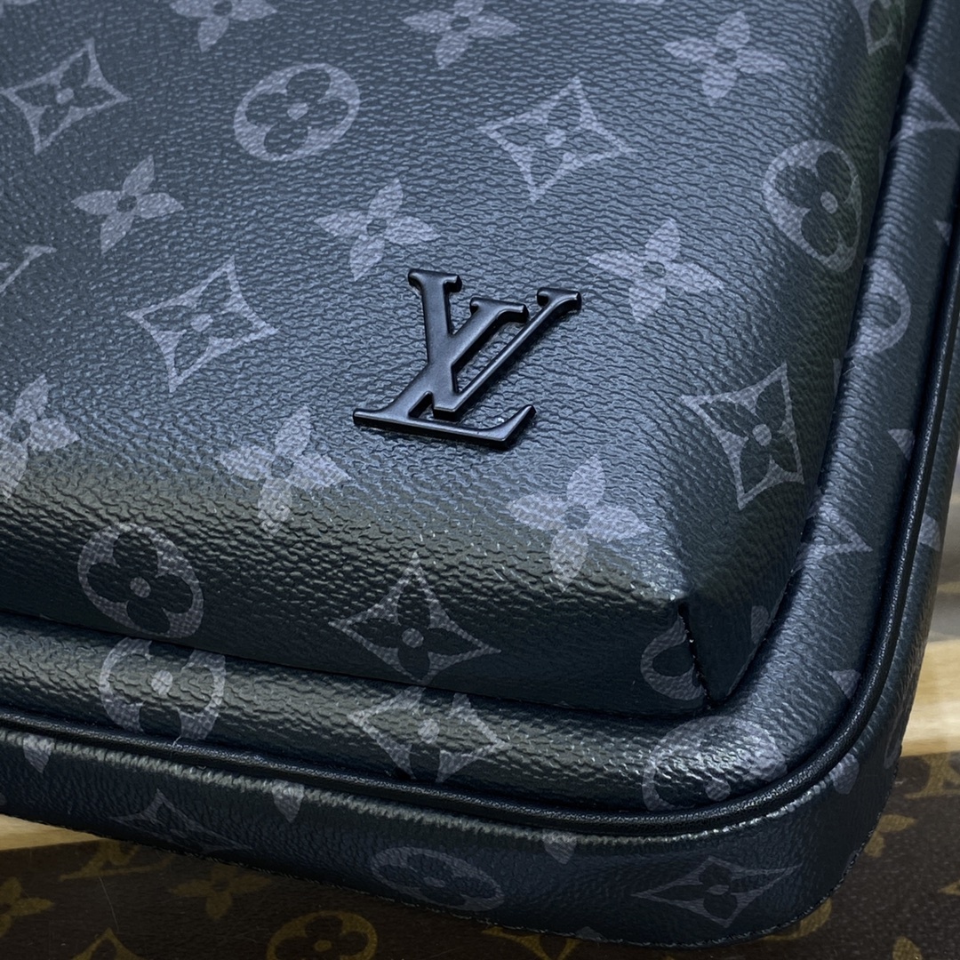 ルイ・ヴィトン「Louis Vuitton」Avenue ショルダーバッグ＆クロスボディバッグ