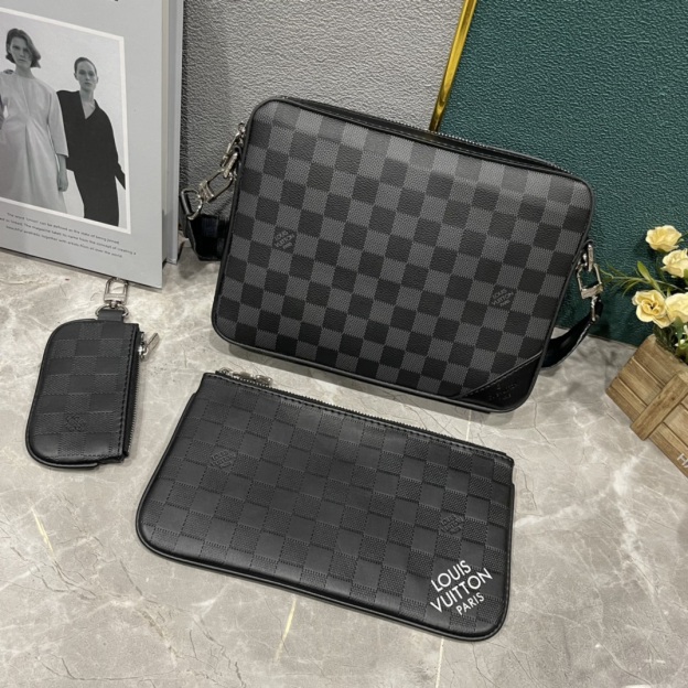ルイ・ヴィトン「Louis Vuitton」新作 Trio メッセンジャーバッグ