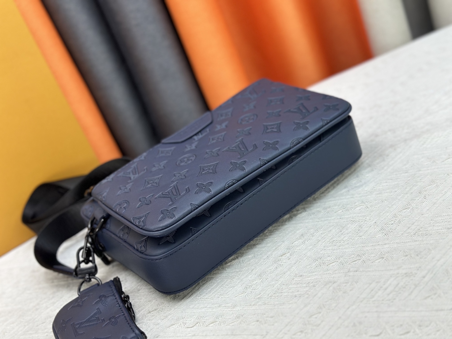 ルイ・ヴィトン「Louis Vuitton」新作 Trio メッセンジャーバッグ