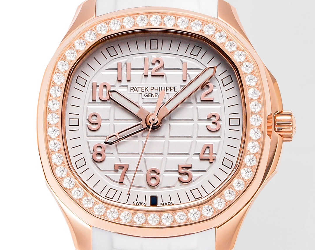 パテック フィリップ「Patek Philippe」アクアノート ルーチェ 5268-001