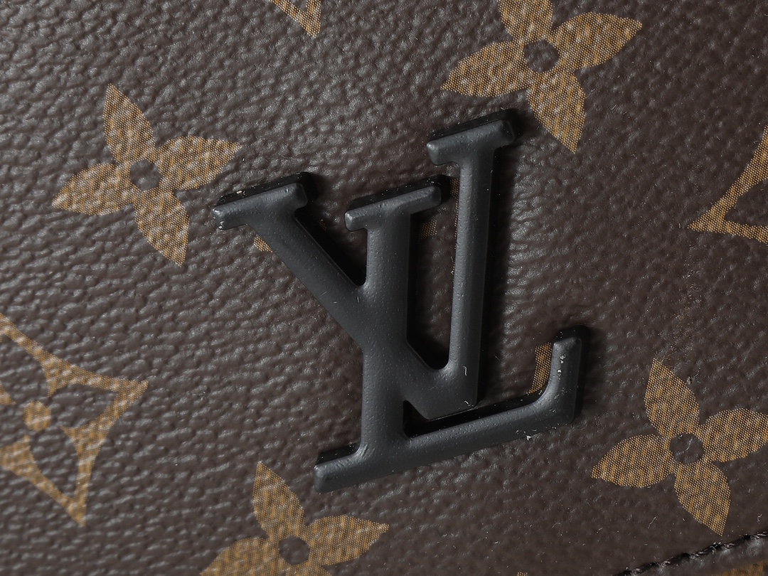 ルイ・ヴィトン「Louis Vuitton」ディストリクト スモールメッセンジャーバッグ