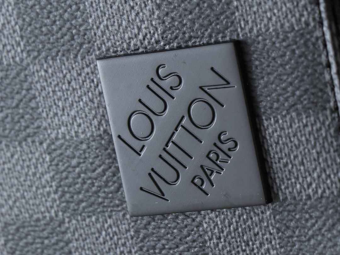 ルイ・ヴィトン「Louis Vuitton」ディストリクト スモールメッセンジャーバッグ