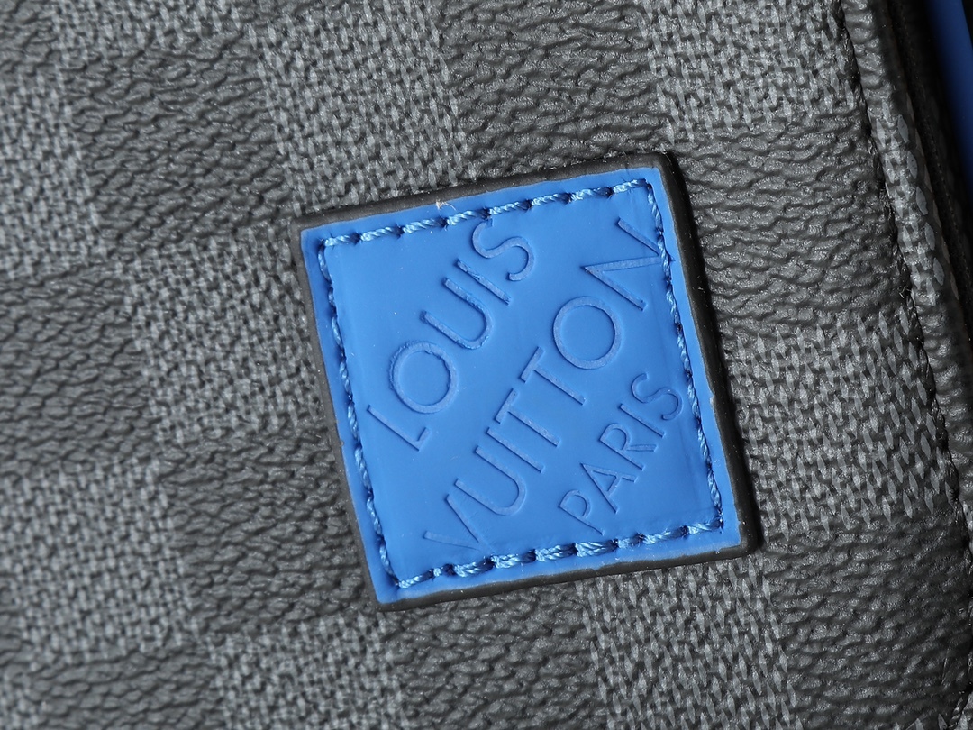 ルイ・ヴィトン「Louis Vuitton」ディストリクト スモールメッセンジャーバッグ