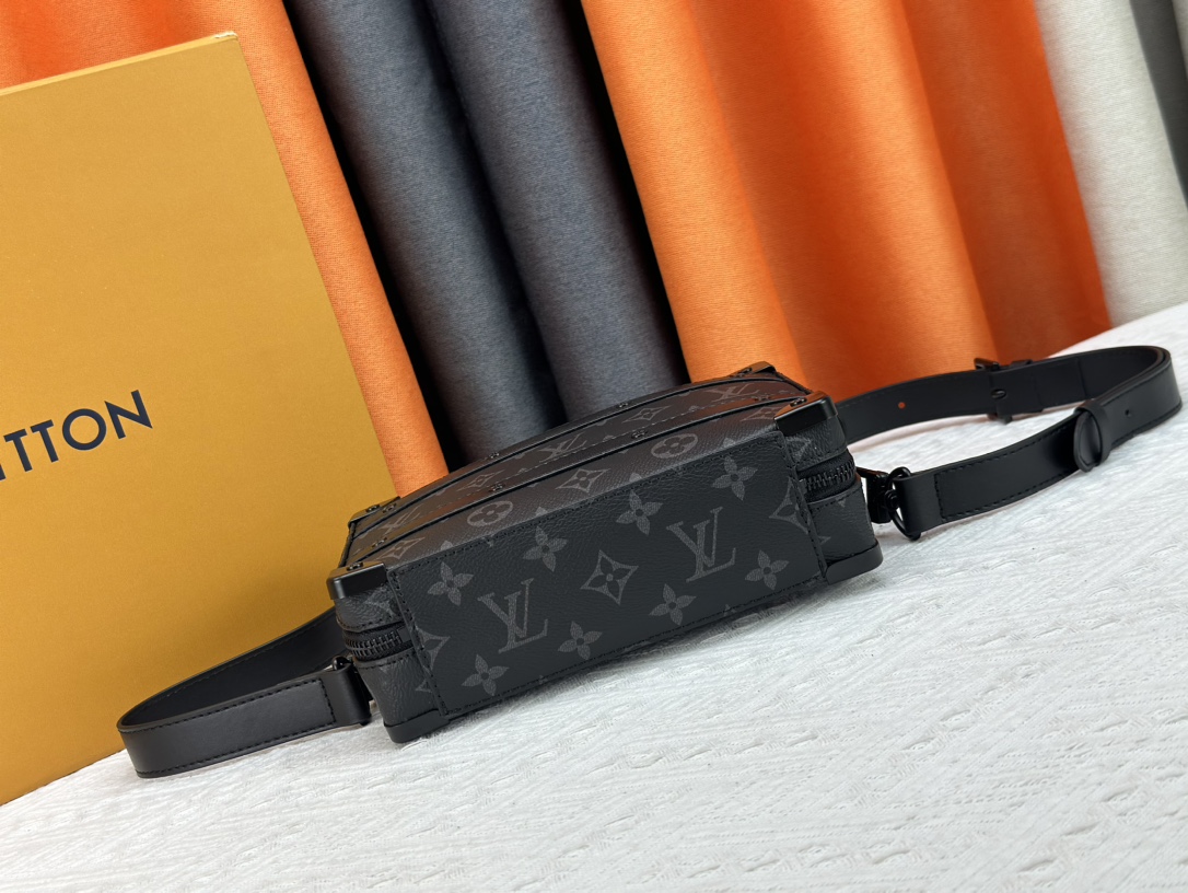 ルイ・ヴィトン「Louis Vuitton」Soft Trunk メッセンジャーバッグ