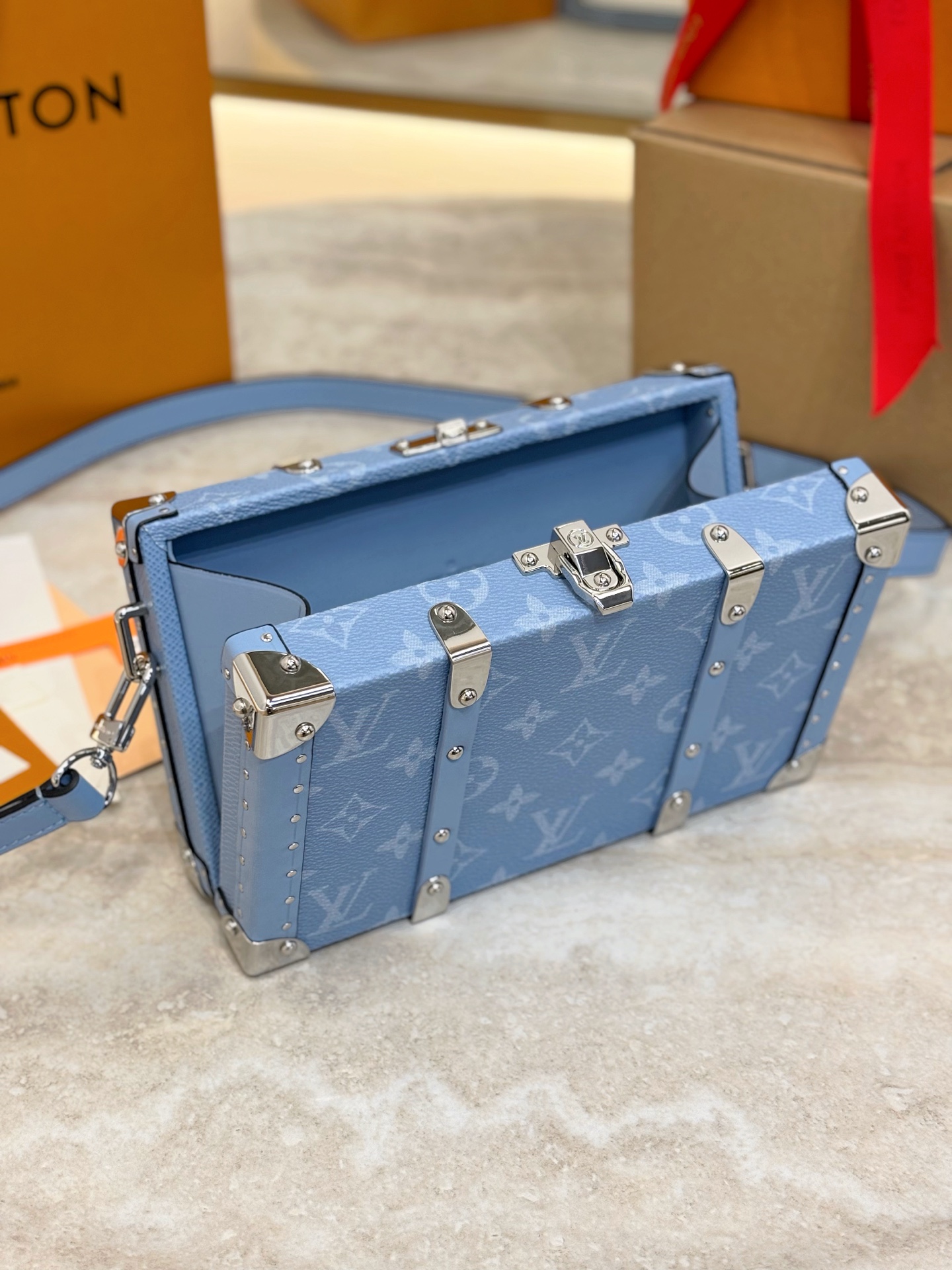 ルイ・ヴィトン「Louis Vuitton」Wallet Trunk Taigarama メッセンジャーバッグ