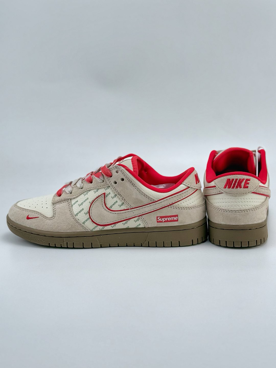 「コラボモデル」Supreme x Nike SB Dunk Low スニーカー