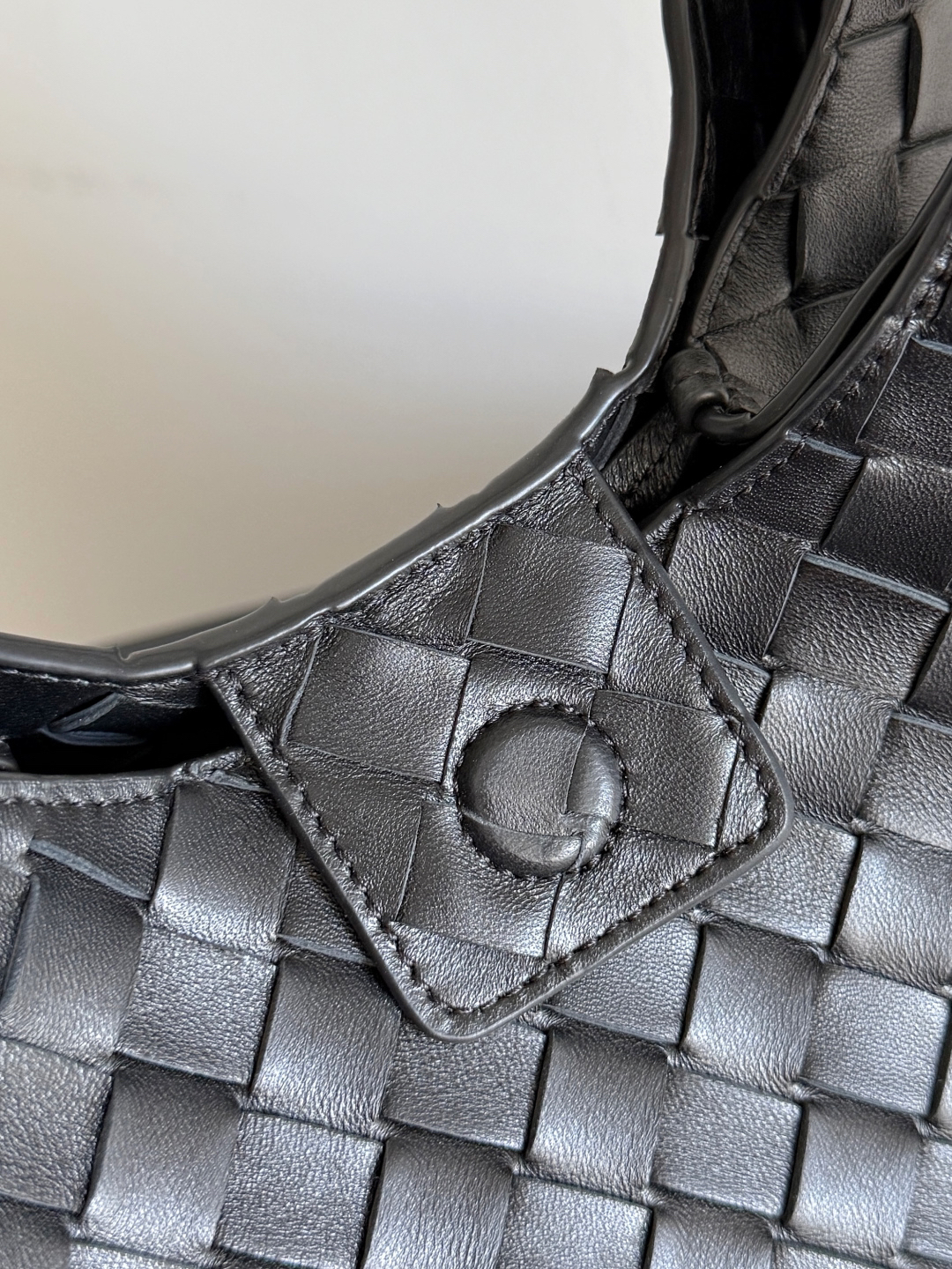 ボッテガ・ヴェネタ「Bottega Veneta」Campana ショルダーバッグ