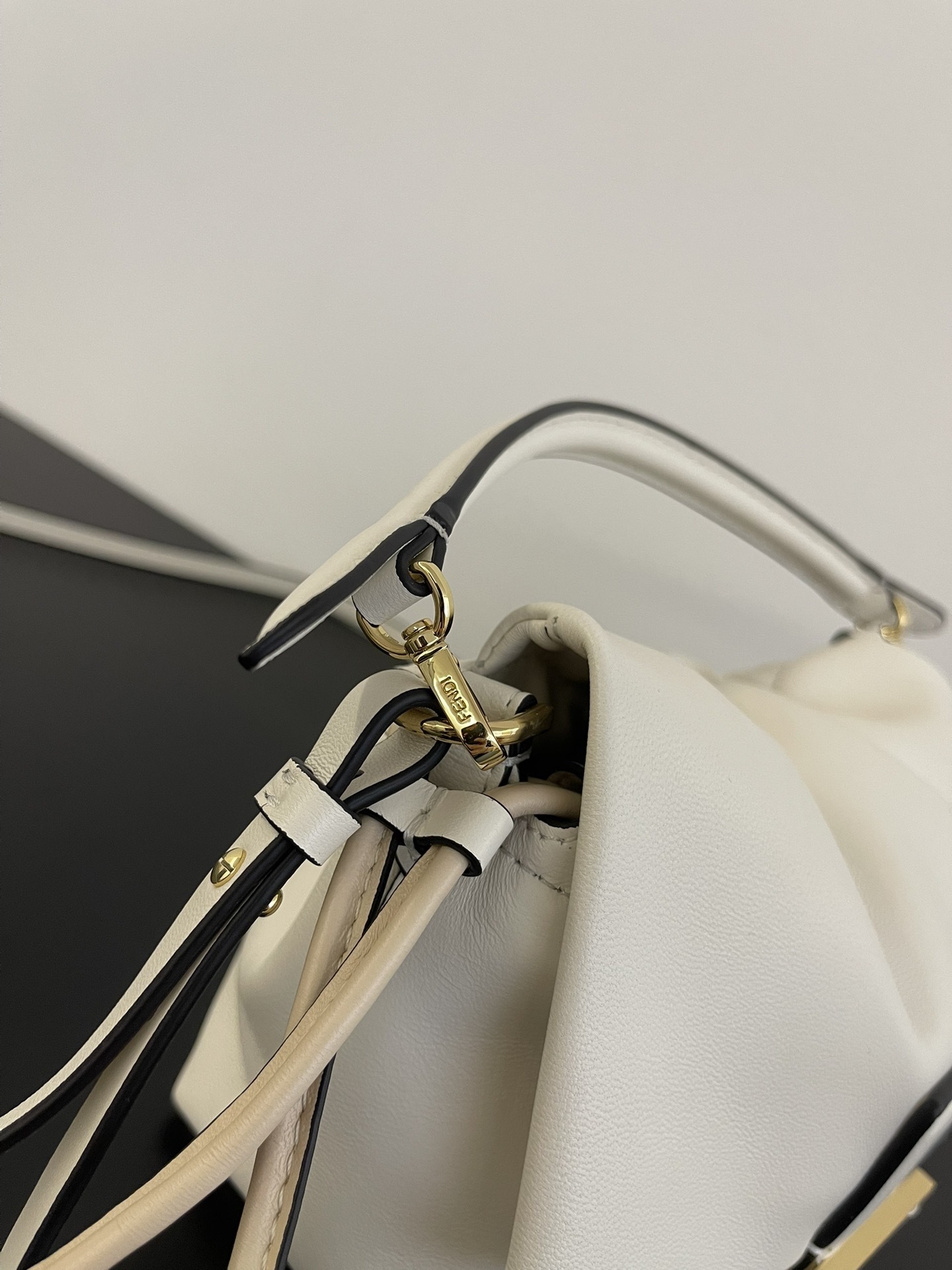 フェンディ「Fendi」ママバゲット ハンドバッグ