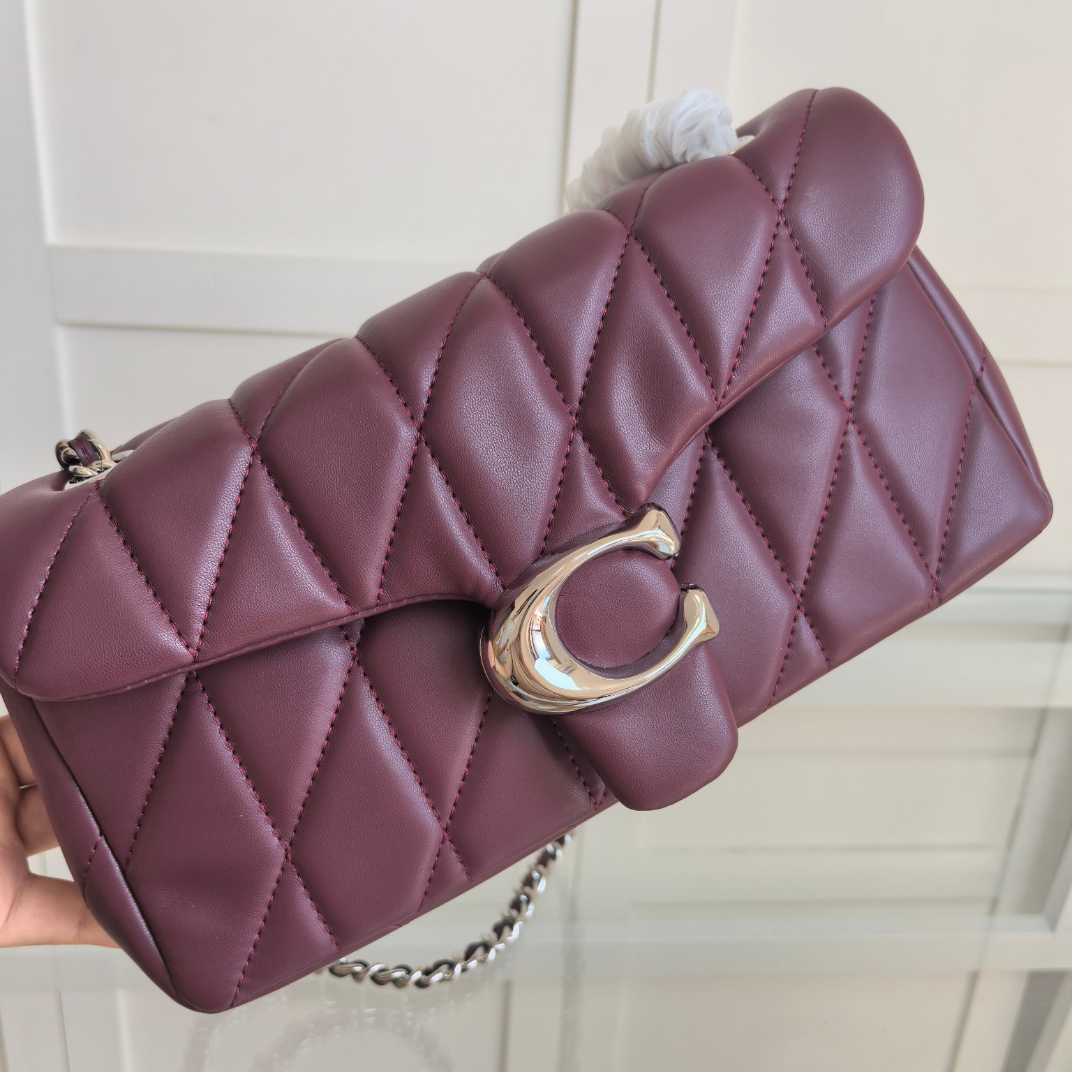 コーチ「Coach」TABBY 26 チェーンショルダーバッグ