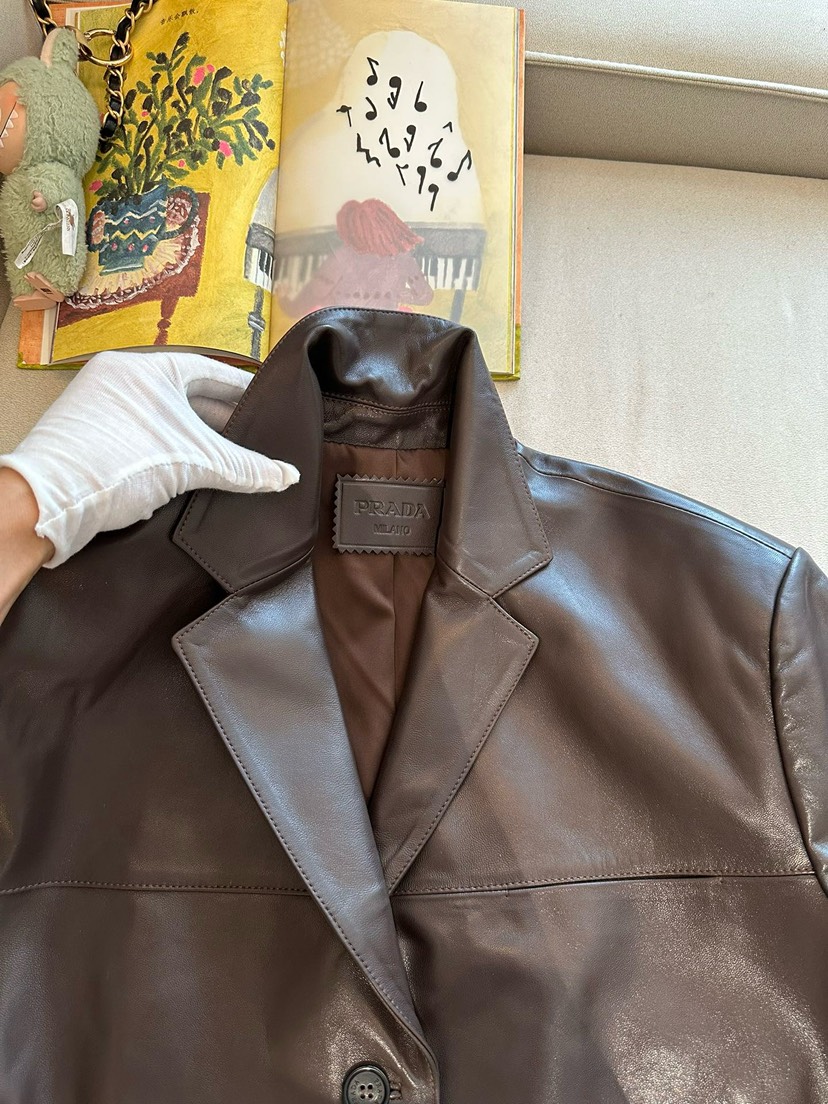 プラダ「Prada」レザー ブレザー