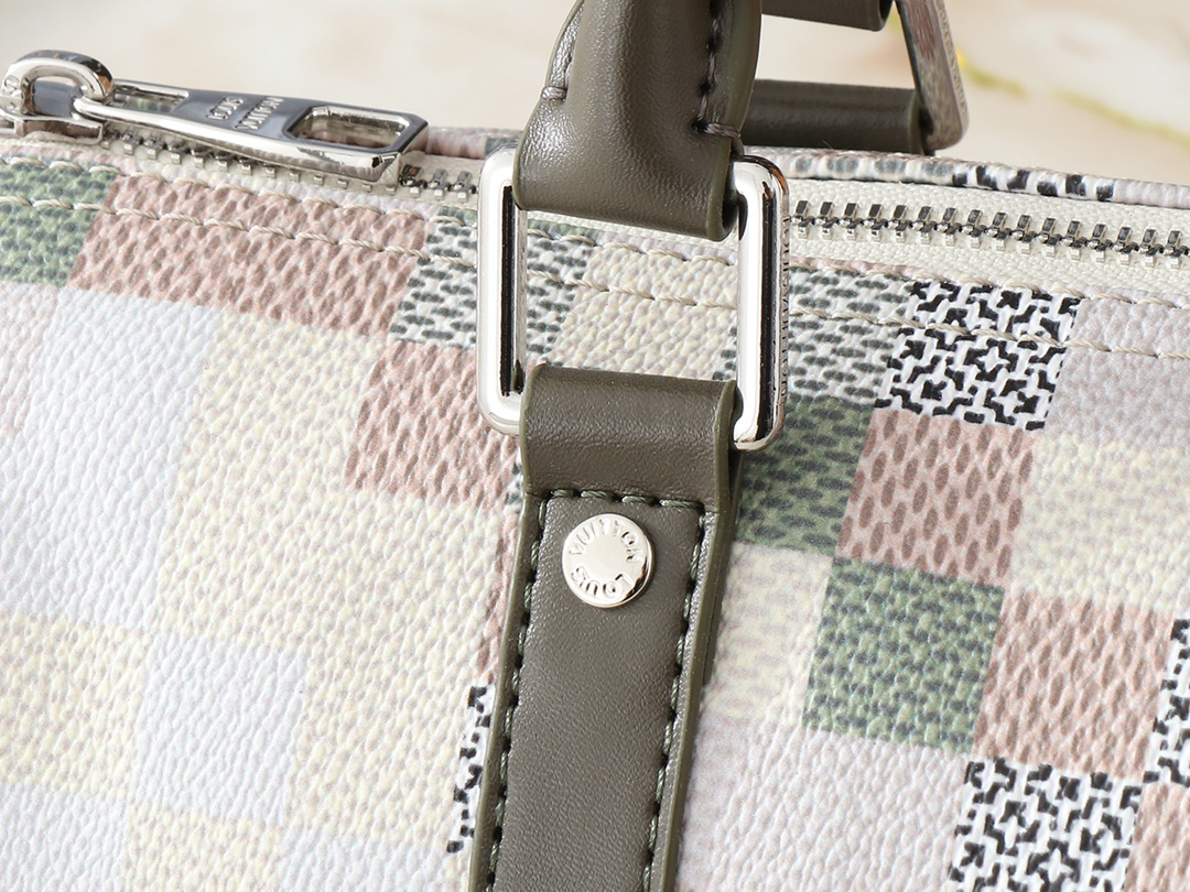 ルイ・ヴィトン キーポル･バンドリエール 25