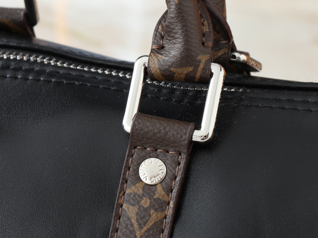 ルイ・ヴィトン キーポル･バンドリエール 25