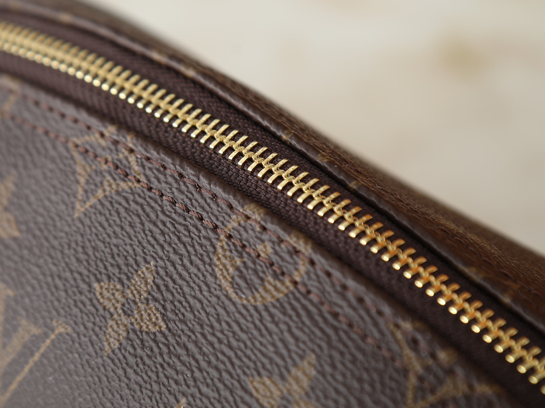 ルイ・ヴィトン ポシェット･コスメティック GM