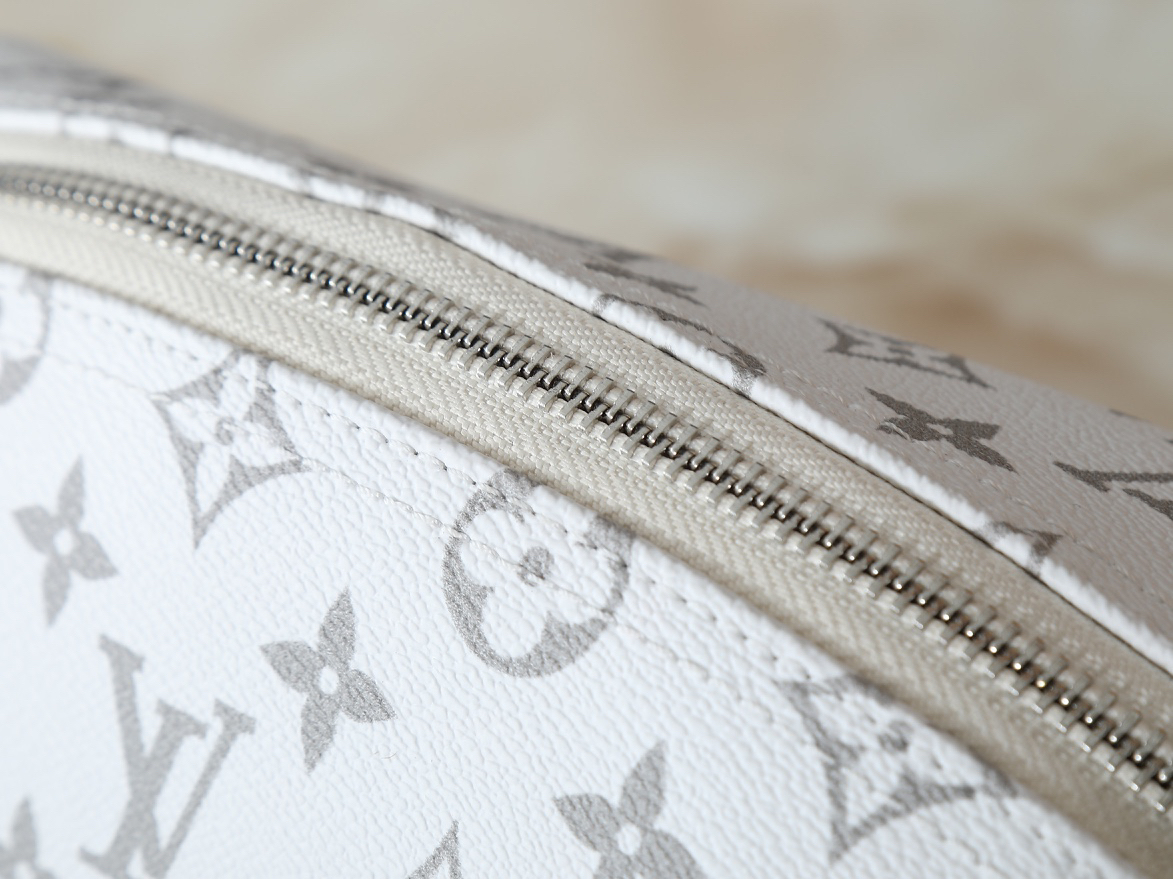 ルイ・ヴィトン LV SKI ポシェット･コスメティック GM