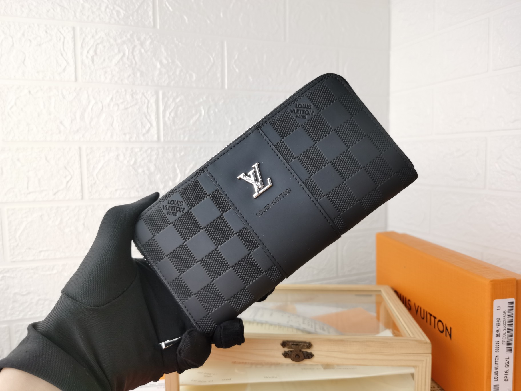 ルイ・ヴィトン ジッピー・ウォレット