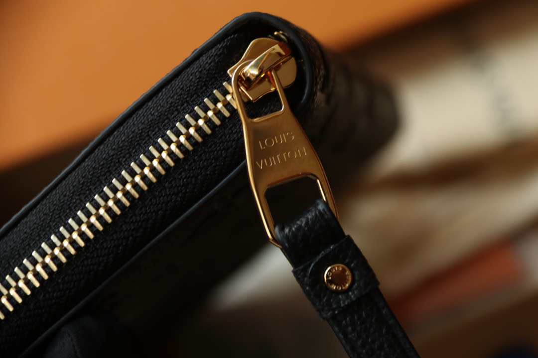 ルイ・ヴィトン ジッピー･ウォレット