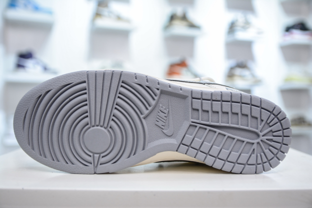 「コラボモデル」Supreme x Nike "ホワイト/グレー" スケートボードシューズ