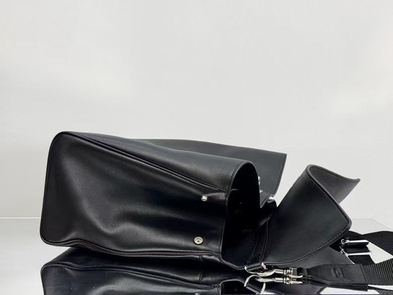 バレンシアガ「Balenciaga」RODEO メンズ メッセンジャーバッグ