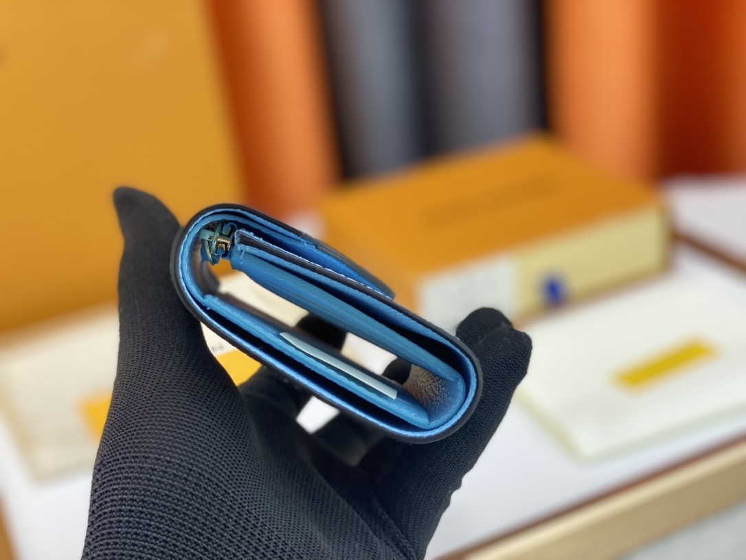 ルイ・ヴィトン ポルトフォイユ･ヴィクトリーヌ ウォレット