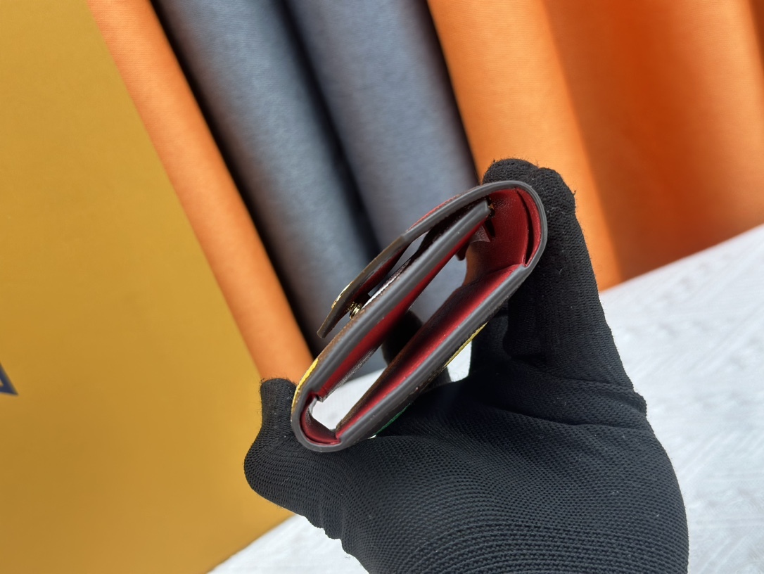 ルイ・ヴィトン ポルトフォイユ･ヴィクトリーヌ ウォレット