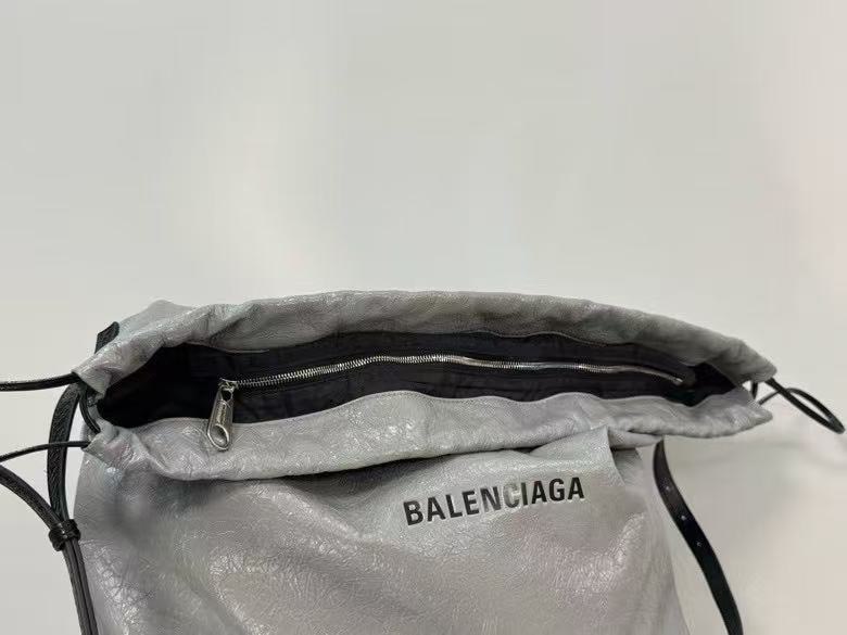 バレンシアガ「Balenciaga」SHOPPER DUSTBAG レザートラッシュポーチ