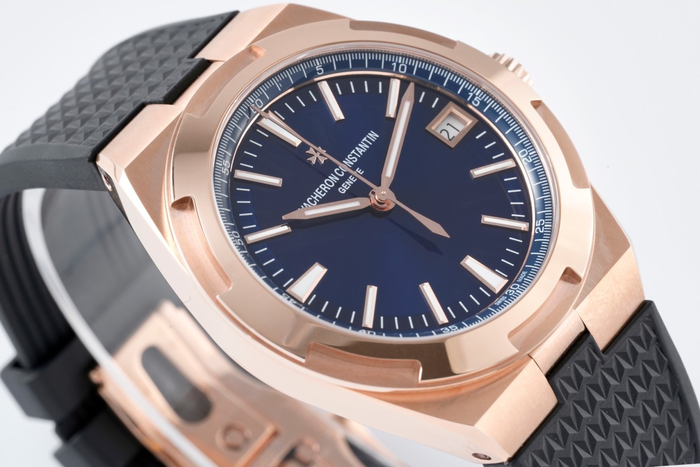 ヴァシュロン・コンスタンタン オーヴァシーズ 41mm