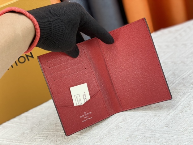 ルイ・ヴィトン パスポートカバー クーヴェルテュール･パスポール