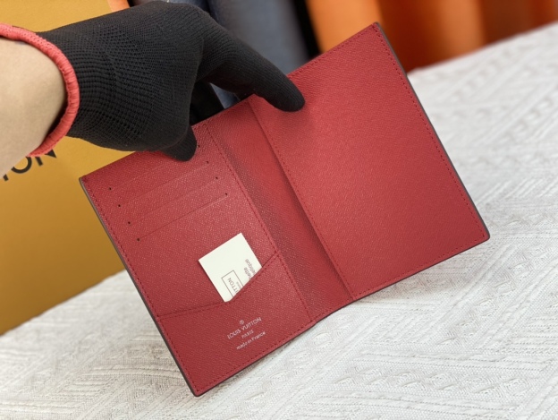 ルイ・ヴィトン パスポートカバー クーヴェルテュール･パスポール
