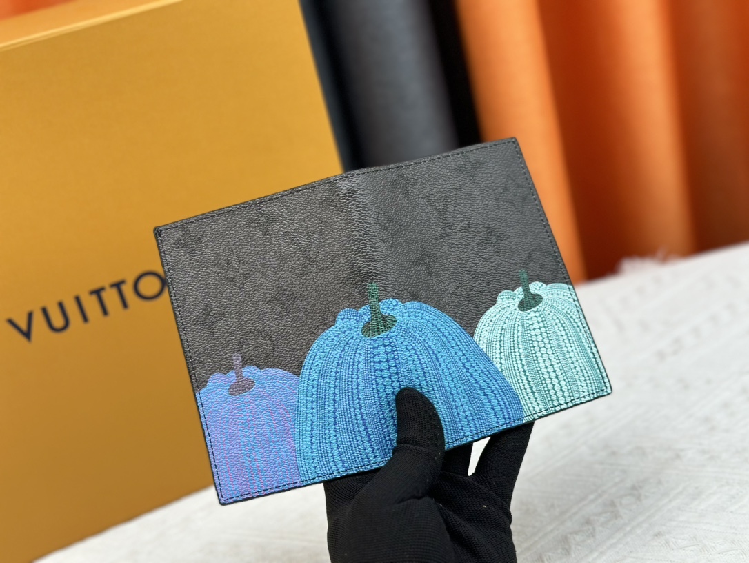 ルイ・ヴィトン パスポートカバー クーヴェルテュール･パスポール