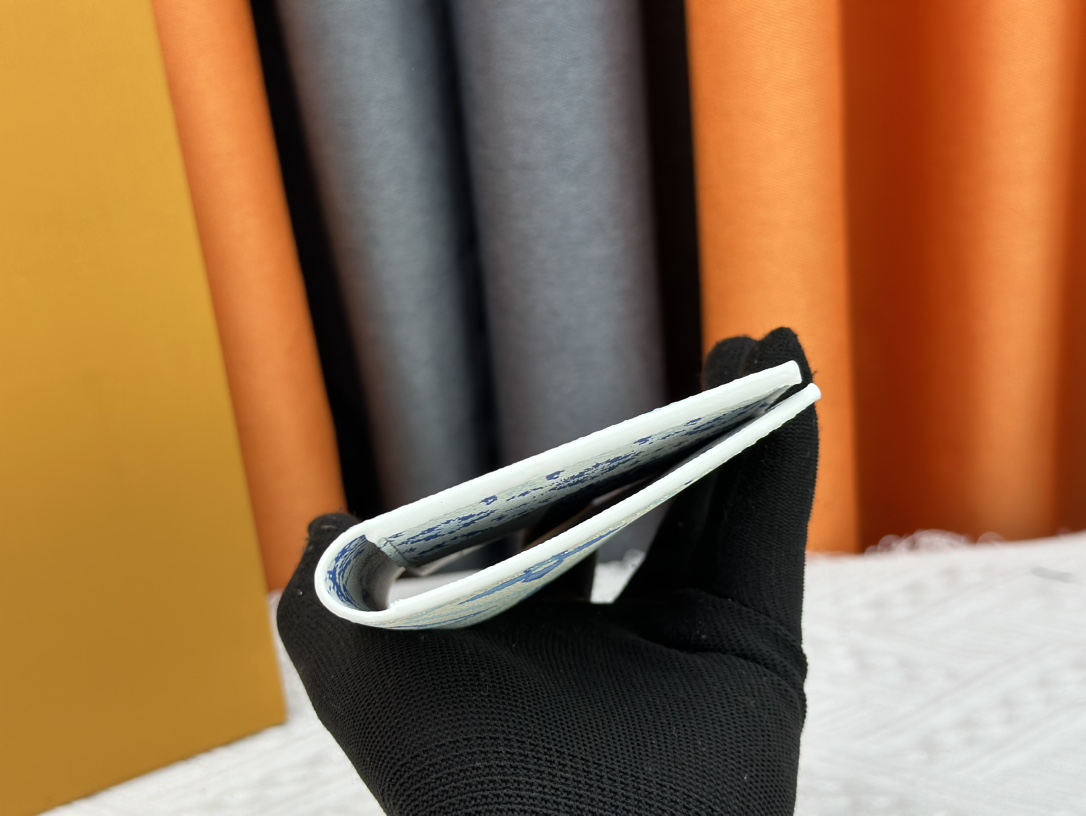 ルイ・ヴィトン パスポートカバー クーヴェルテュール･パスポール