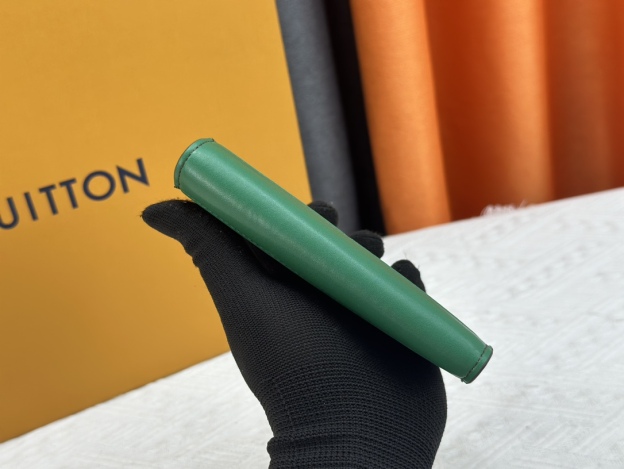 ルイ・ヴィトン パスポートカバー クーヴェルテュール･パスポール