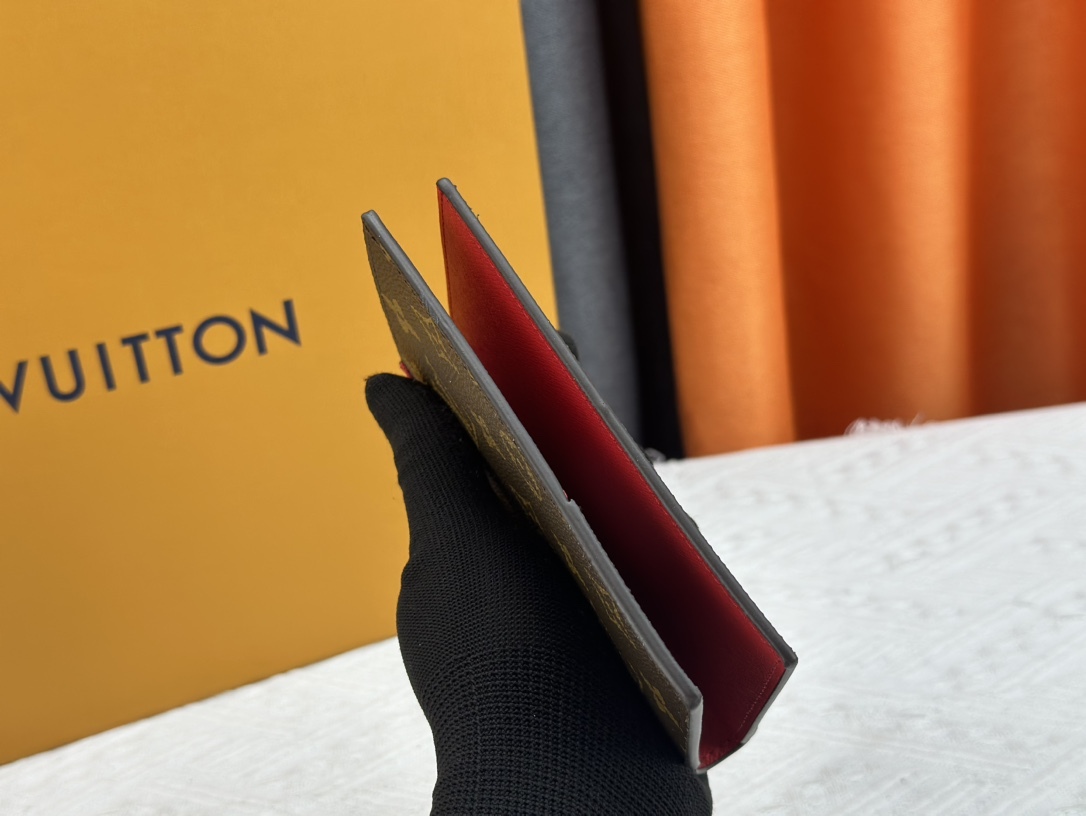 ルイ・ヴィトン パスポートカバー クーヴェルテュール･パスポール