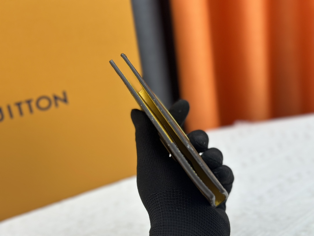 ルイ・ヴィトン パスポートカバー クーヴェルテュール･パスポール