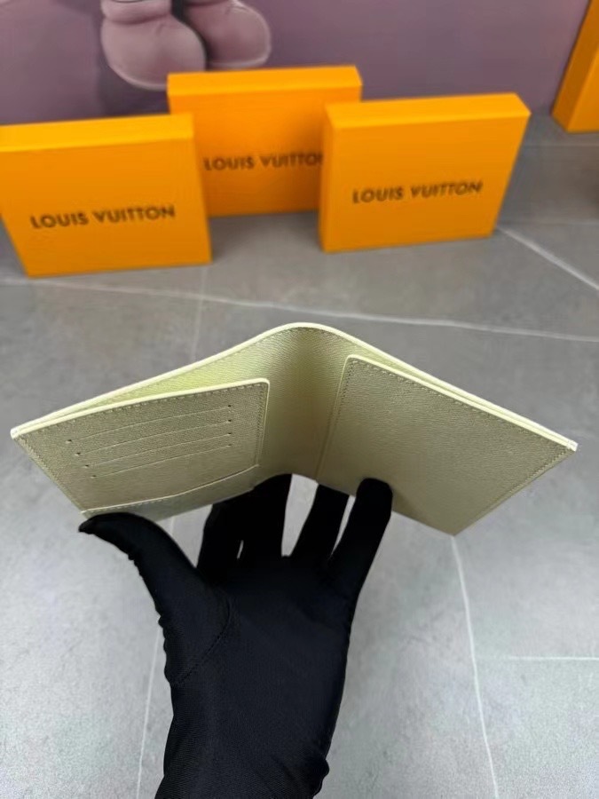 ルイ・ヴィトン パスポートカバー クーヴェルテュール･パスポール