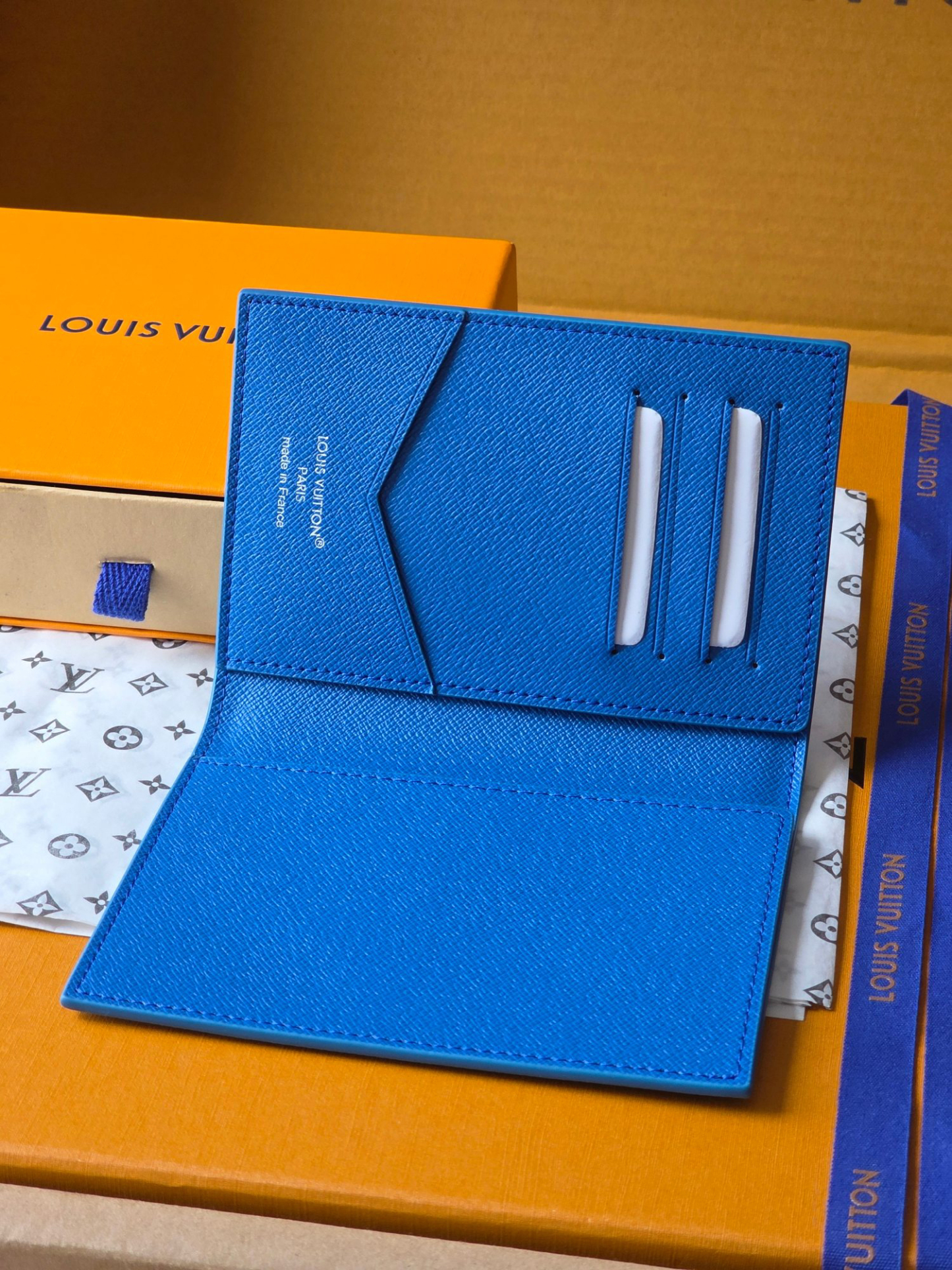 ルイ・ヴィトン パスポートカバー クーヴェルテュール･パスポール