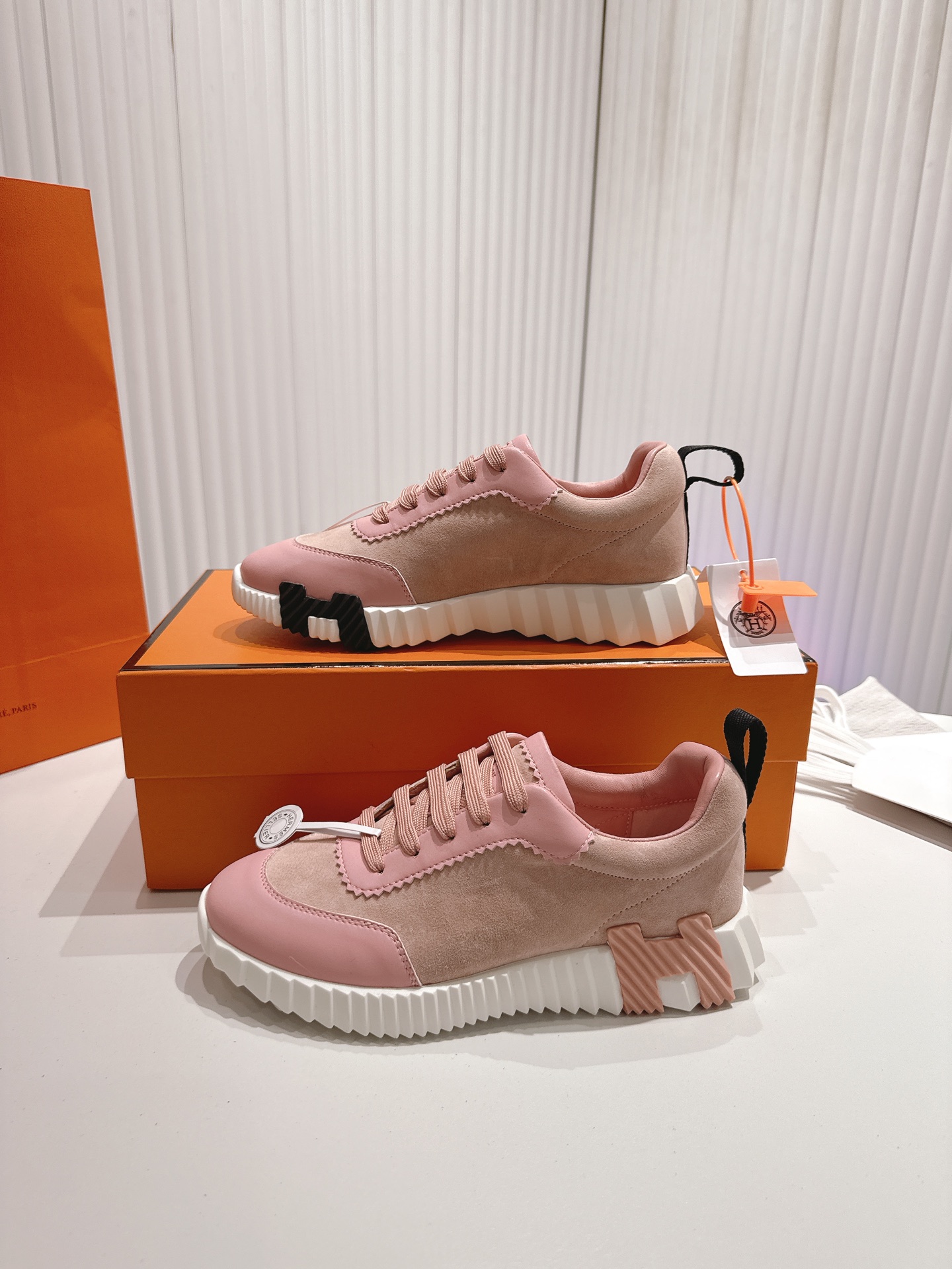 エルメス［Hermès］カップル用スニーカー