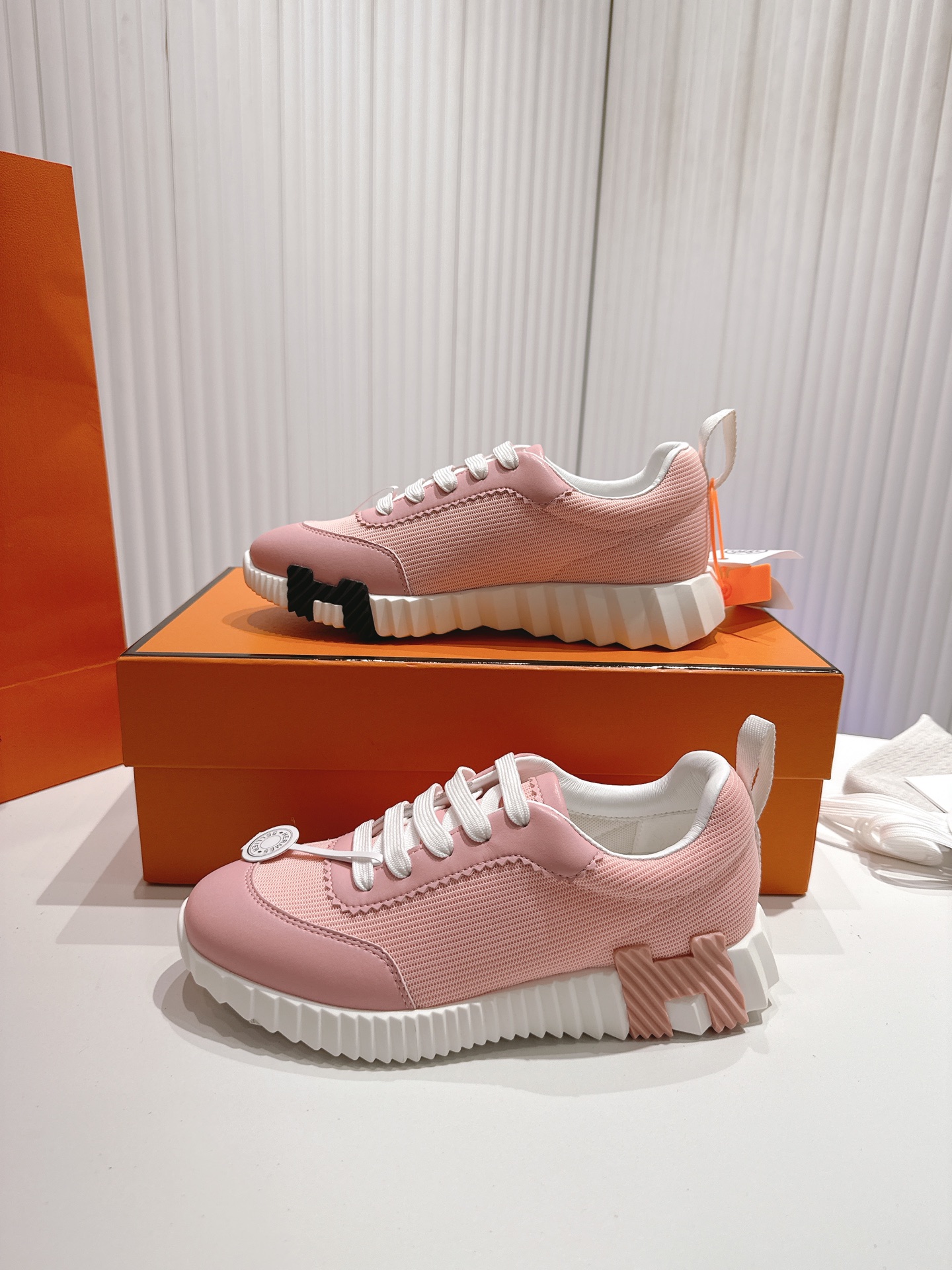 エルメス［Hermès］【カップルに大人気】 おしゃれなペアスニーカー 男女兼用