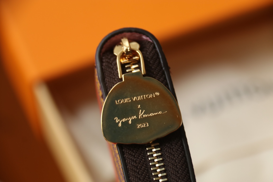 ルイ・ヴィトン「LV x TM」ジッピー･コイン パース