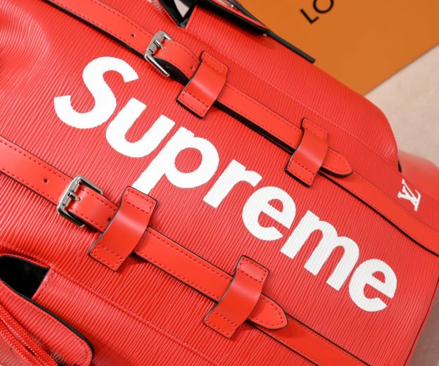 ルイ・ヴィトン「LV x Supreme」クリストファー MM バックパック