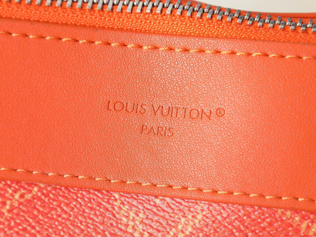 ルイ・ヴィトン「Louis Vuitton」ポシェット･ヴォワヤージュ スープル