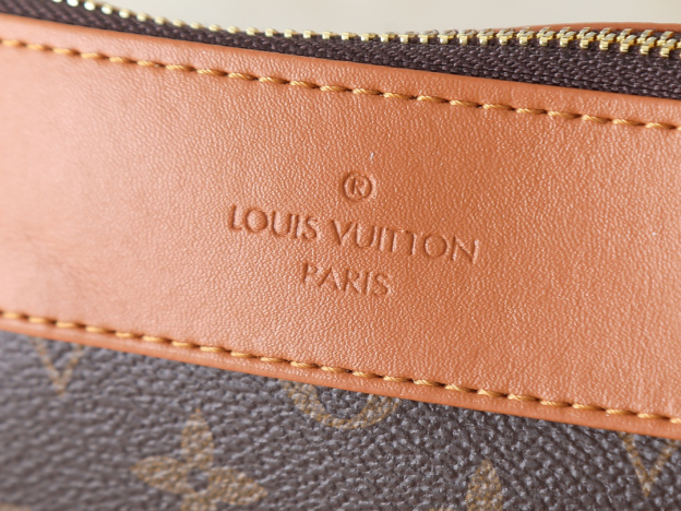 ルイ・ヴィトン「Louis Vuitton」ポシェット･ヴォワヤージュ スープル