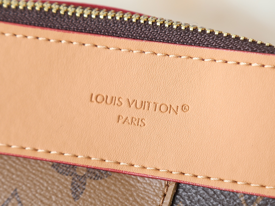 ルイ・ヴィトン「Louis Vuitton」ポシェット･ヴォワヤージュ スープル