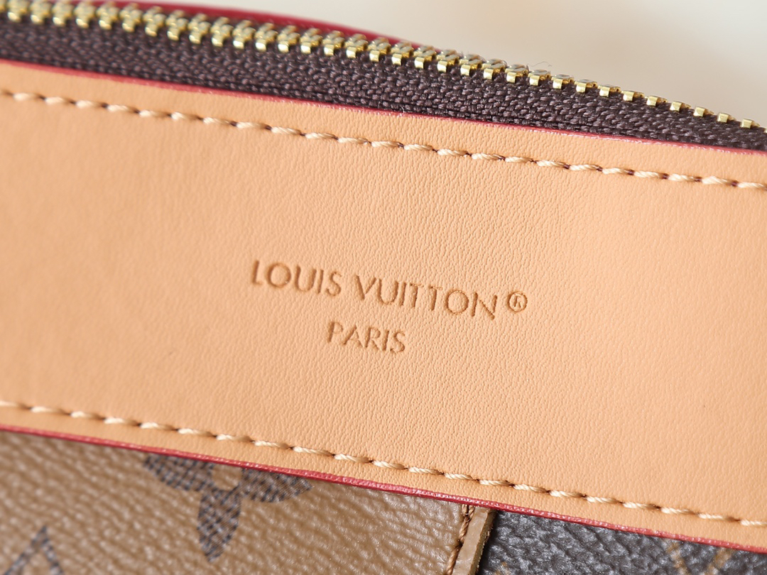 ルイ・ヴィトン「Louis Vuitton」ポシェット･ヴォワヤージュ スープル
