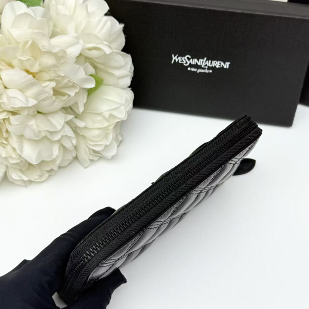 サンローラン「Saint Laurent」ジッパーウォレット
