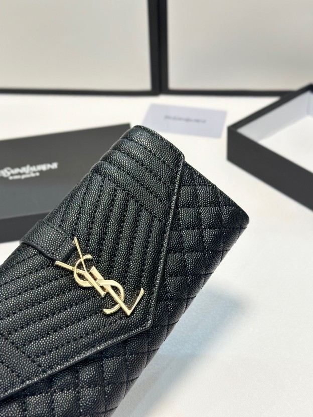 サンローラン「Saint Laurent」キャビアエンベロープフラップバッグ