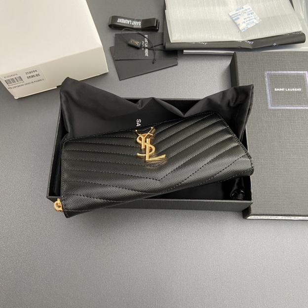 サンローラン「Saint Laurent」モノグラム・サンローラン フルジップウォレット（グレインパウダーテクスチャー キルティングレザー）